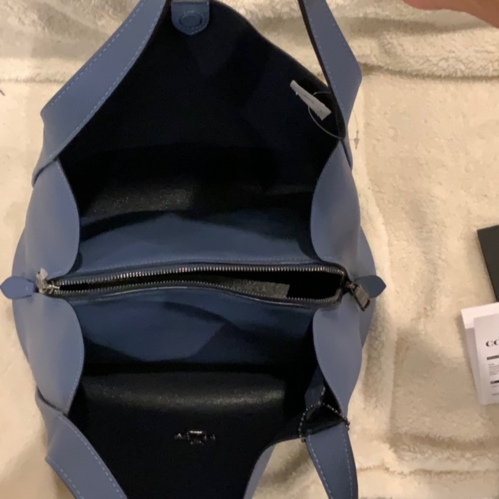 NWT Coach Pebble Unique Hobo Bag - Picture 3 of 3